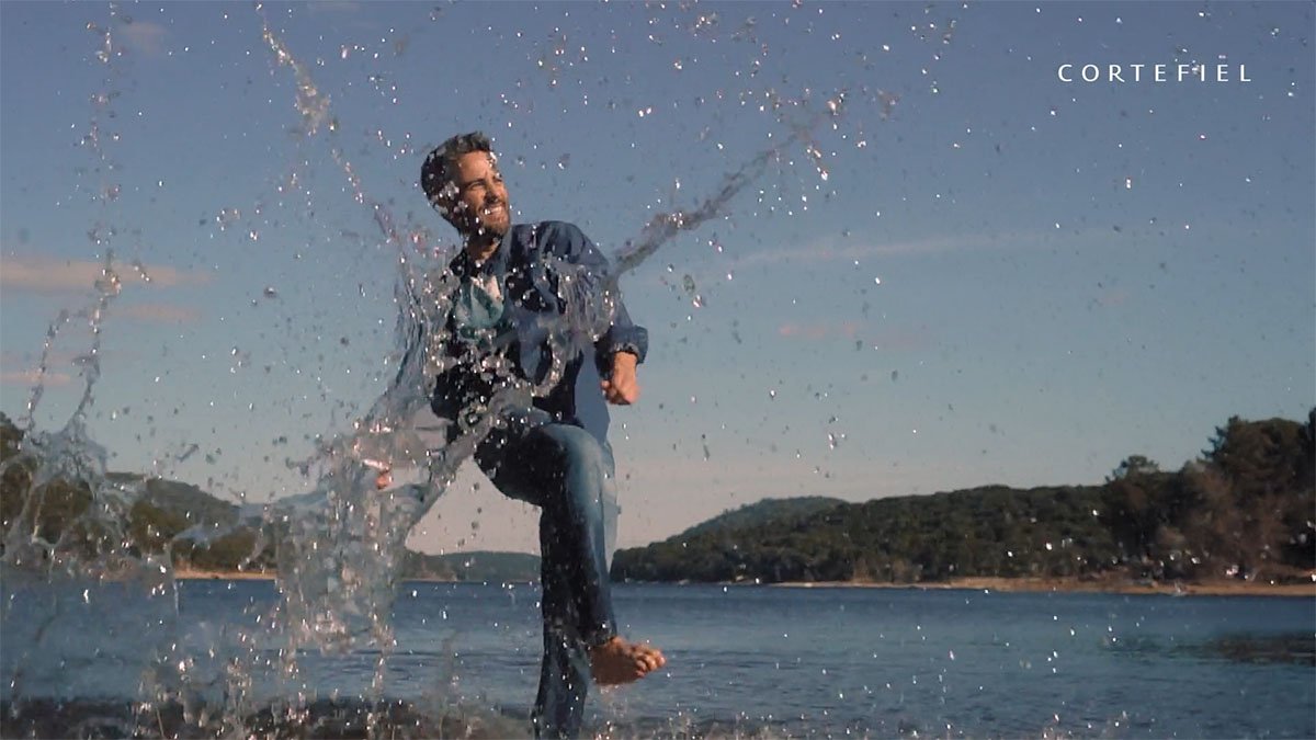 Alexánder Fernández. Realizador de Publicidad, música y cine.​