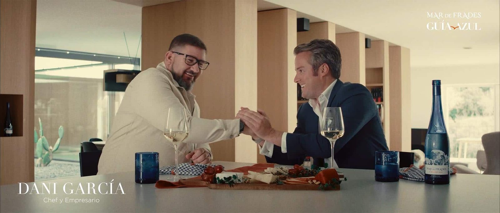 Alexánder Fernández. Realizador de Publicidad, música y cine.​